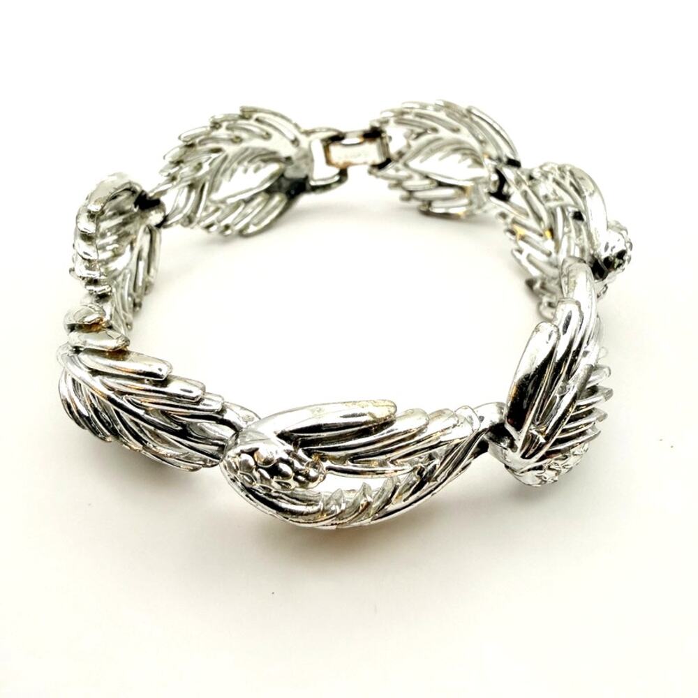 Vintage Signed Lisner Leaf Chain Link Bracelet Polished Silver Tone 6.5"